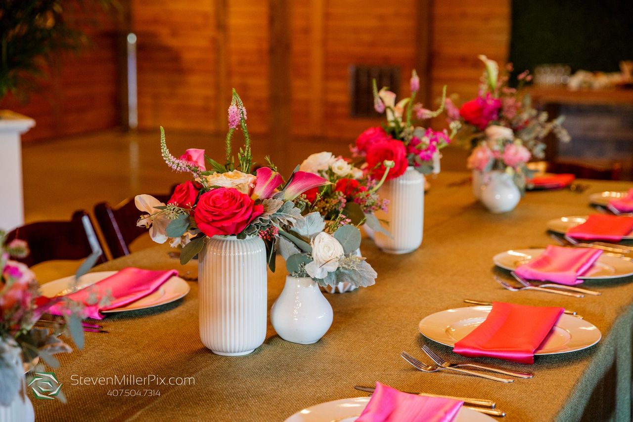 pink-floral-table-decor-at-blb-hacienda